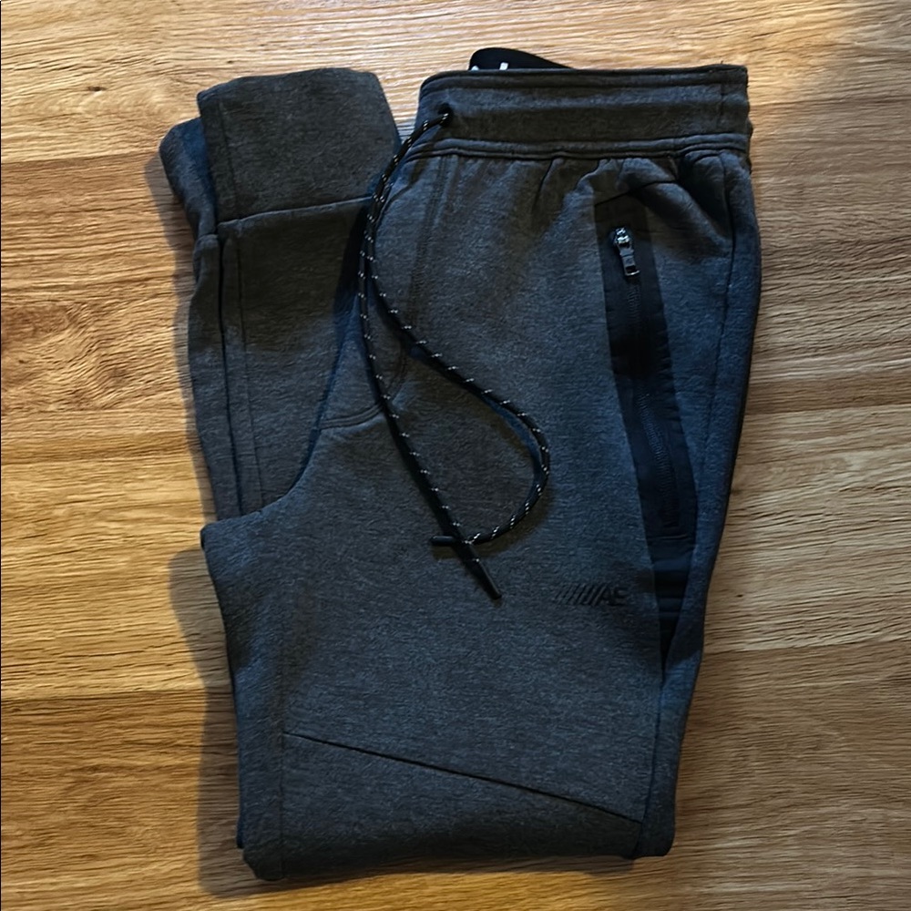 AE Jogger Pants